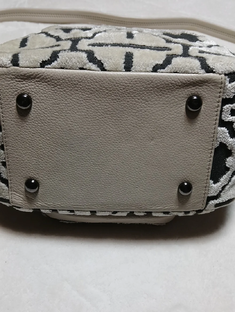 Petunia pickle Bisou Bowler Fresco Bag